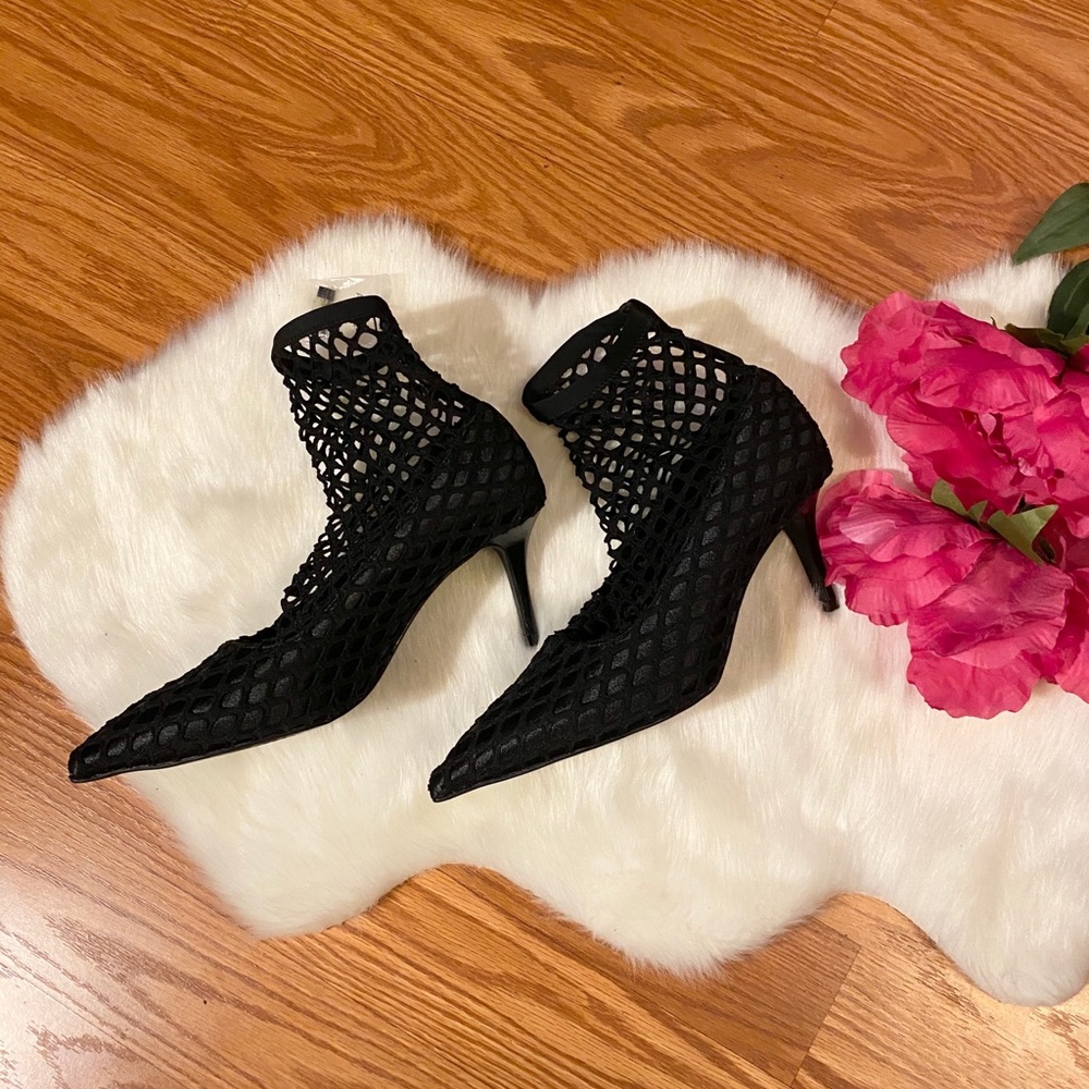 NWOT Zara   heels size 39 = US size…